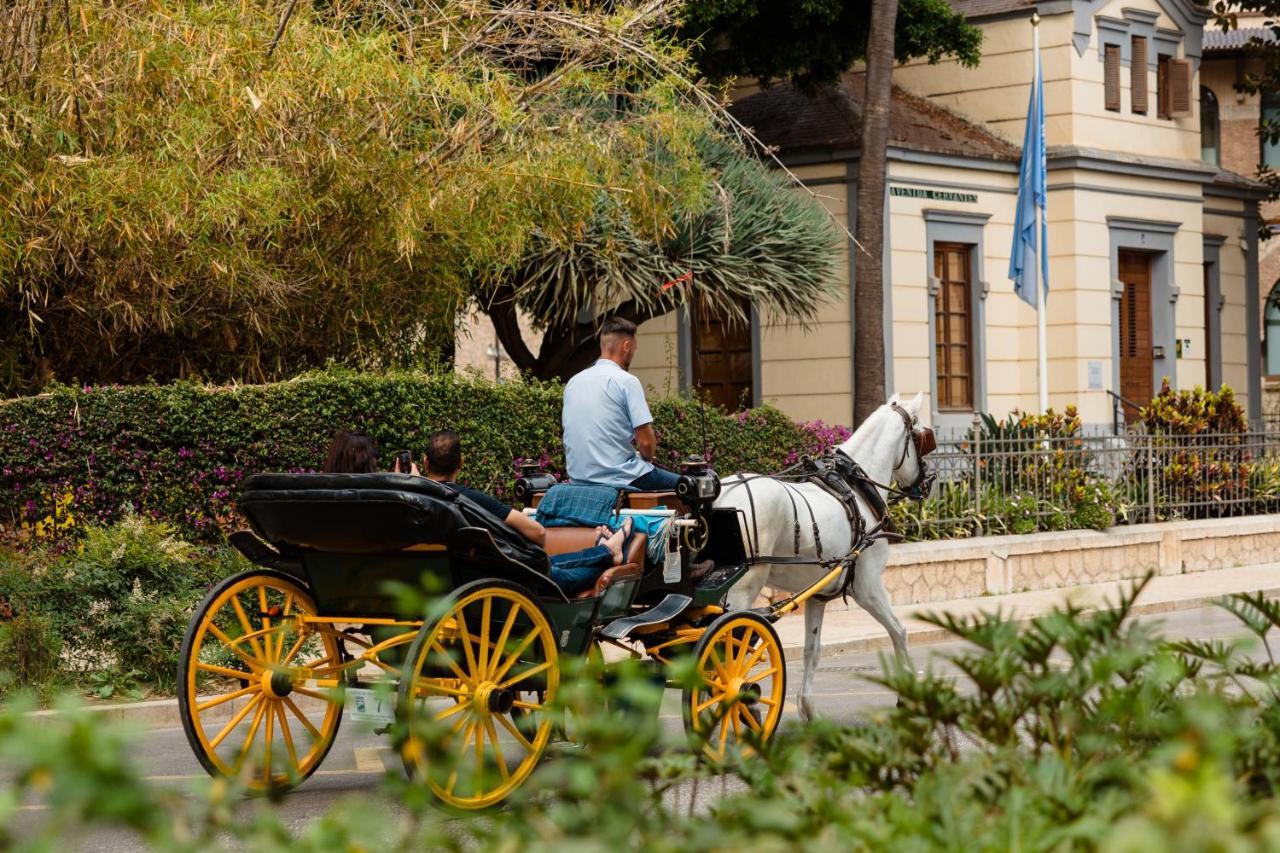 In The Historic Center Of Malaga, Very Close To The Beach And The Ave Train Station, With Private Parking ภายนอก รูปภาพ