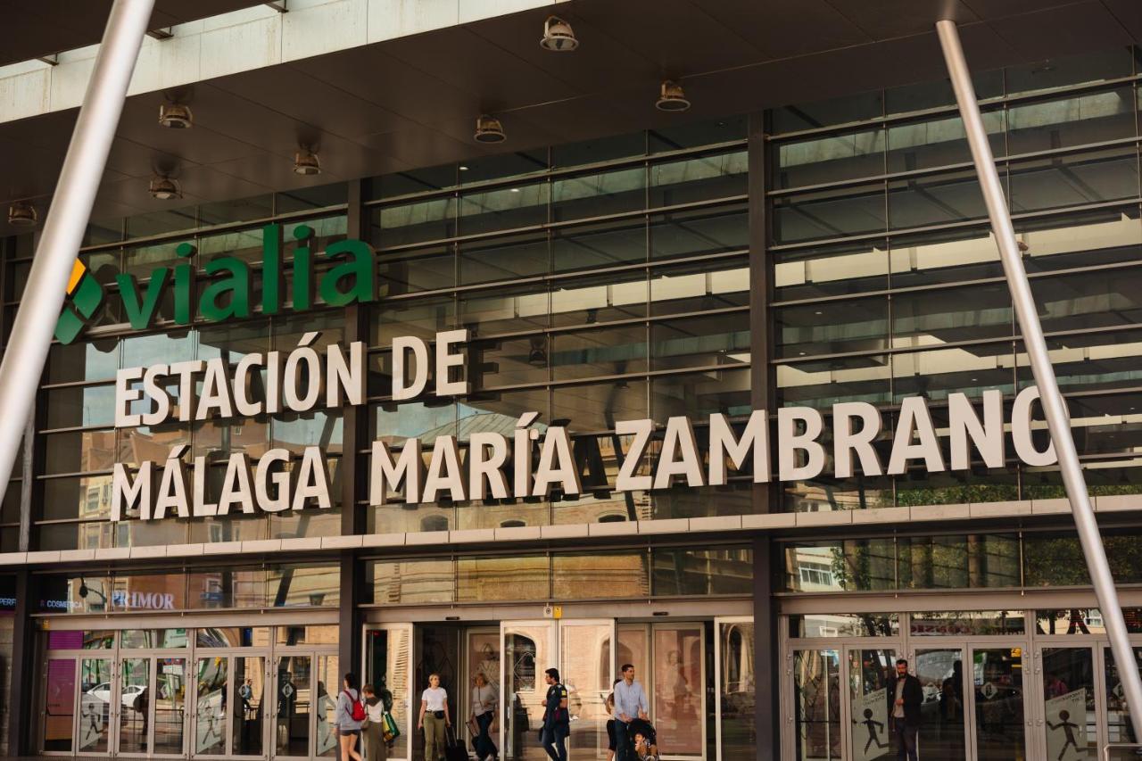 In The Historic Center Of Malaga, Very Close To The Beach And The Ave Train Station, With Private Parking ภายนอก รูปภาพ