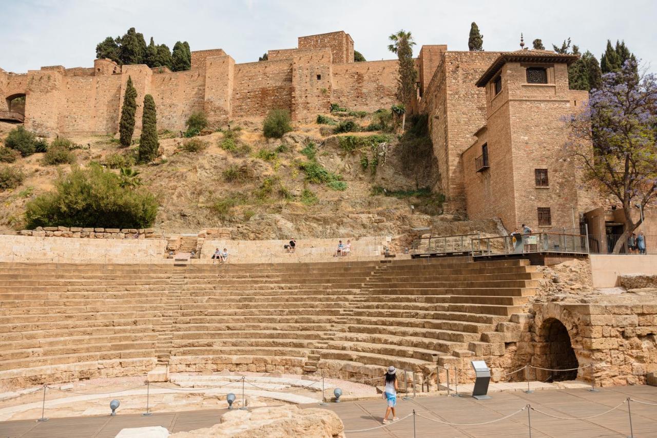 In The Historic Center Of Malaga, Very Close To The Beach And The Ave Train Station, With Private Parking ภายนอก รูปภาพ