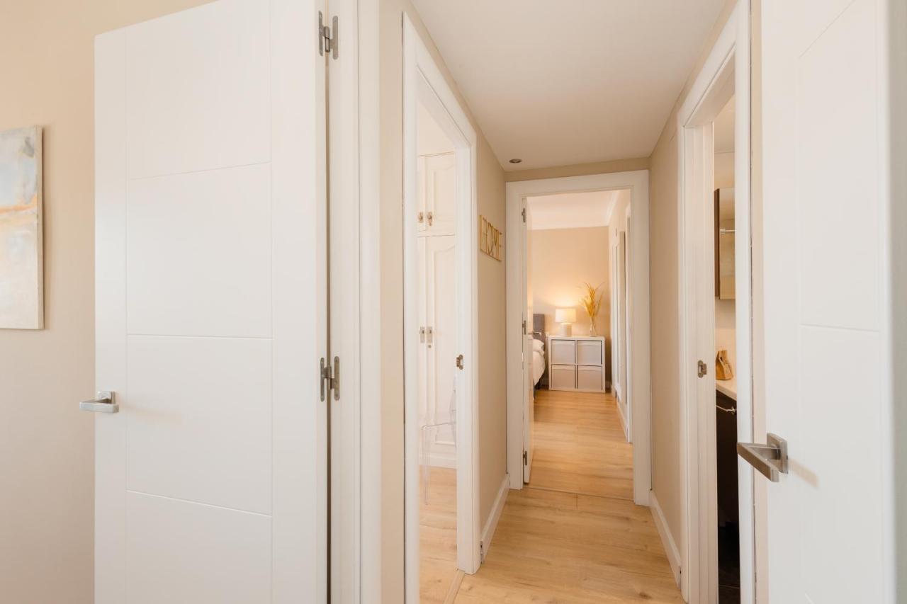 In The Historic Center Of Malaga, Very Close To The Beach And The Ave Train Station, With Private Parking ภายนอก รูปภาพ