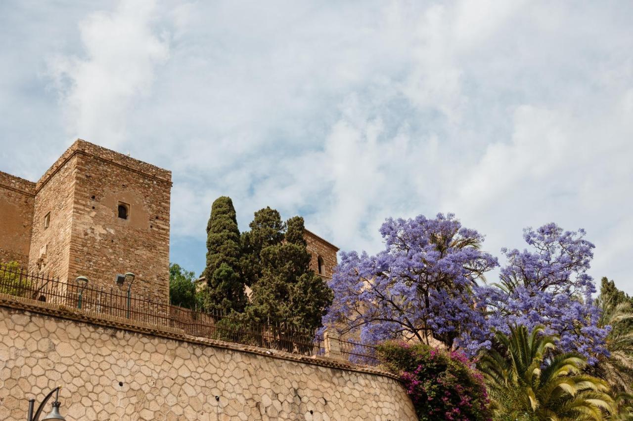 In The Historic Center Of Malaga, Very Close To The Beach And The Ave Train Station, With Private Parking ภายนอก รูปภาพ