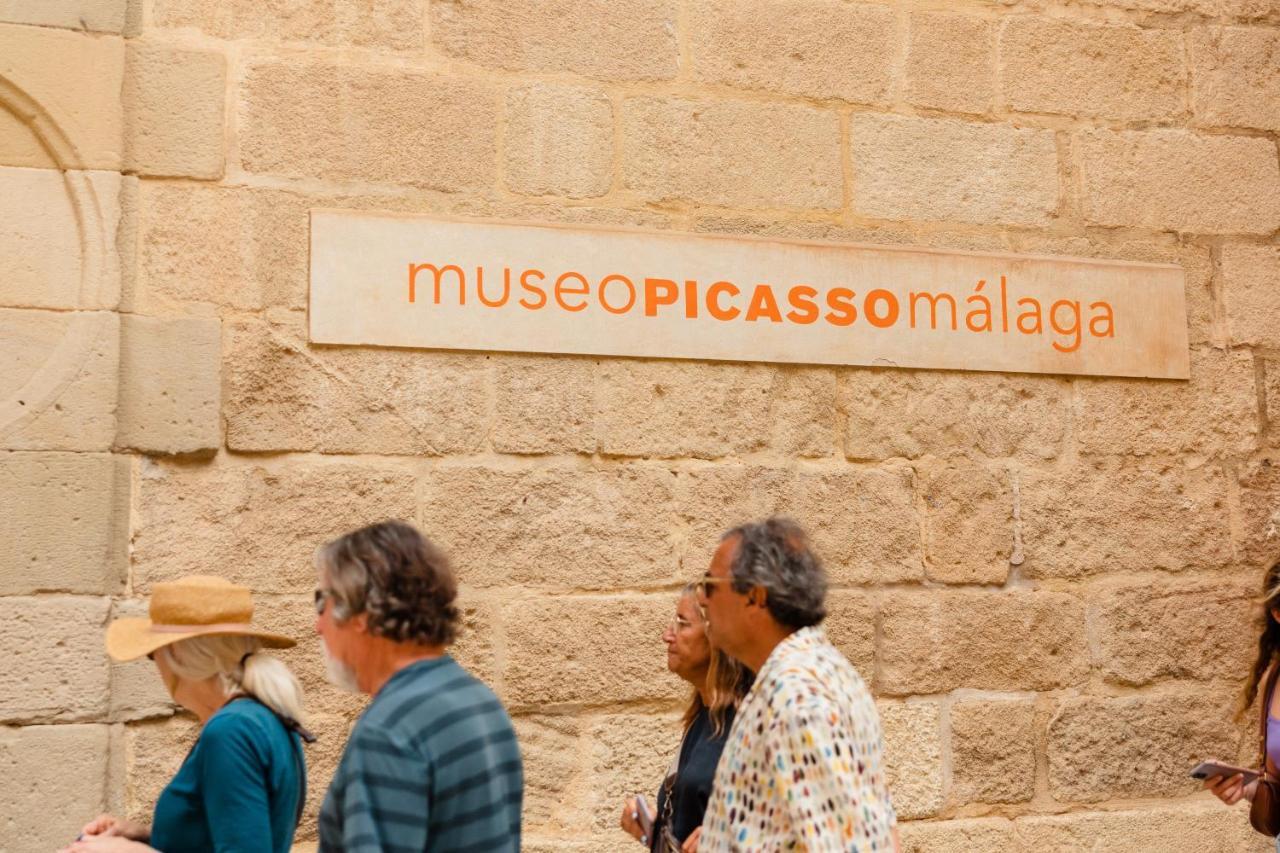 In The Historic Center Of Malaga, Very Close To The Beach And The Ave Train Station, With Private Parking ภายนอก รูปภาพ