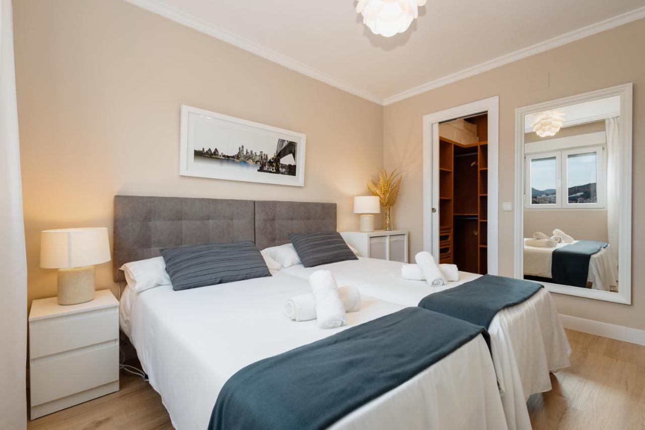 In The Historic Center Of Malaga, Very Close To The Beach And The Ave Train Station, With Private Parking ภายนอก รูปภาพ